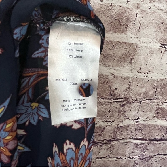 A Pea In The Pod Navy Paisley Long Sleeve Blouse - Picture 10 of 10